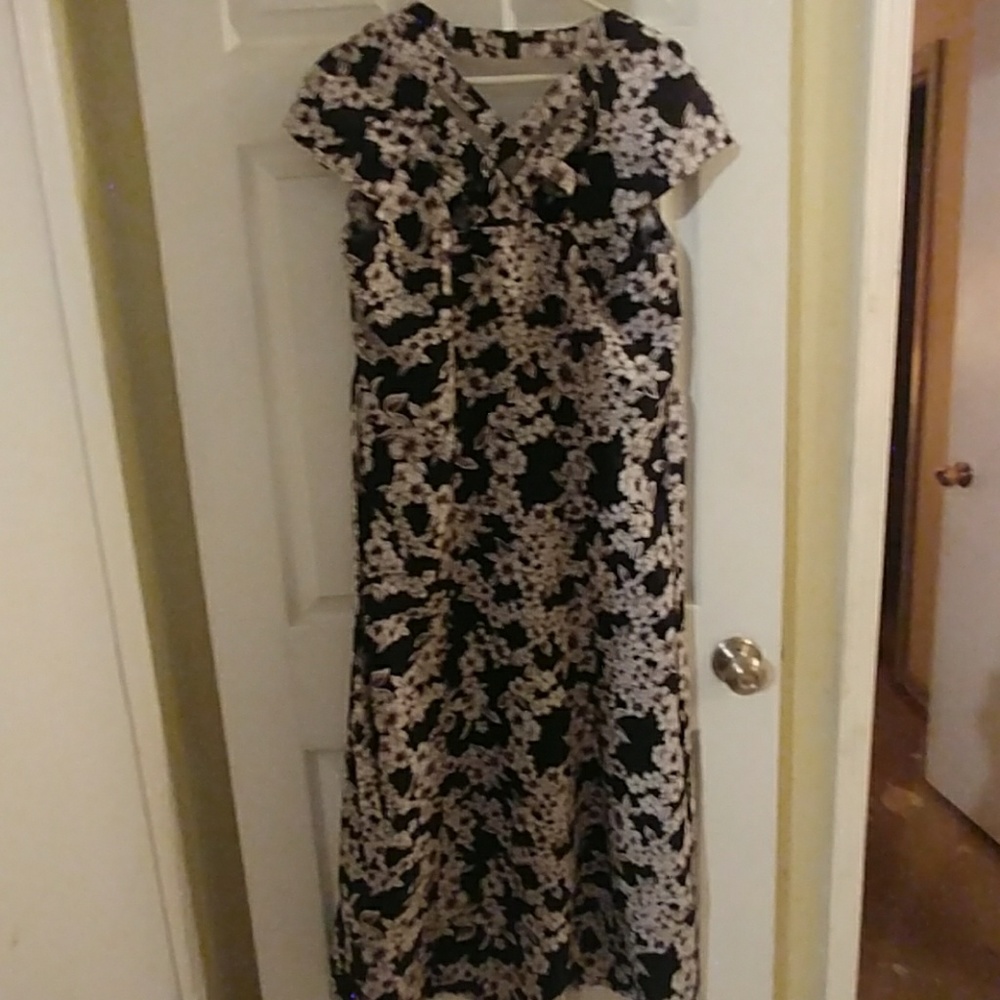 Dress - Picture 2 of 2